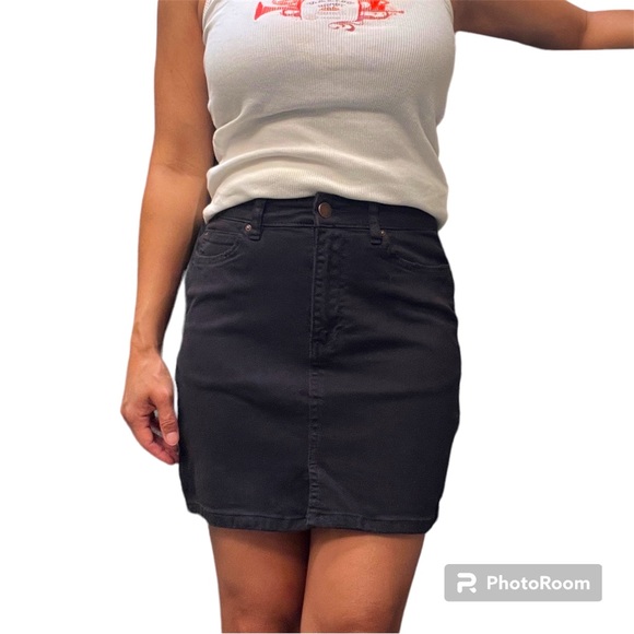 Women’s Billabong Denim Skirt, Black, size 4 (26 waist) - Picture 1 of 8